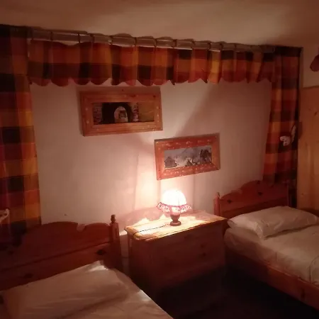 Chalet Lei *